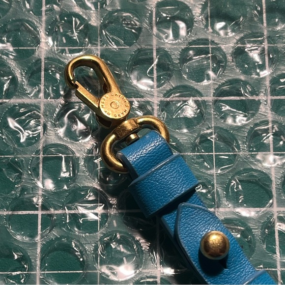 Marc by Marc Jacob’s Blue Leather Luggage Tag - Picture 3 of 3